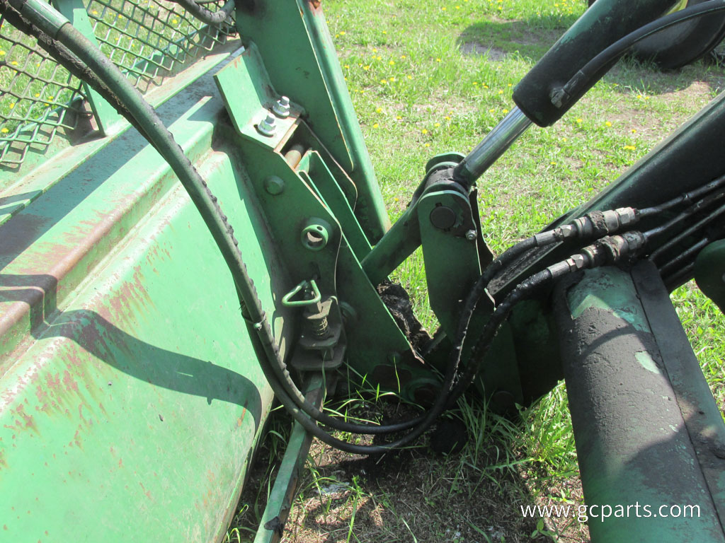 741 LOADER 7FT W/ GRAPPLE